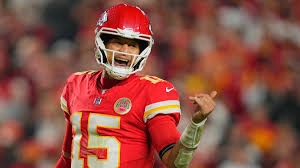 EVEN THE PRESIDENT WANTS TO KNOW! Trump Grills KC BBQ Owner About Mahomes' Recovery - Will He Start Week 1?!